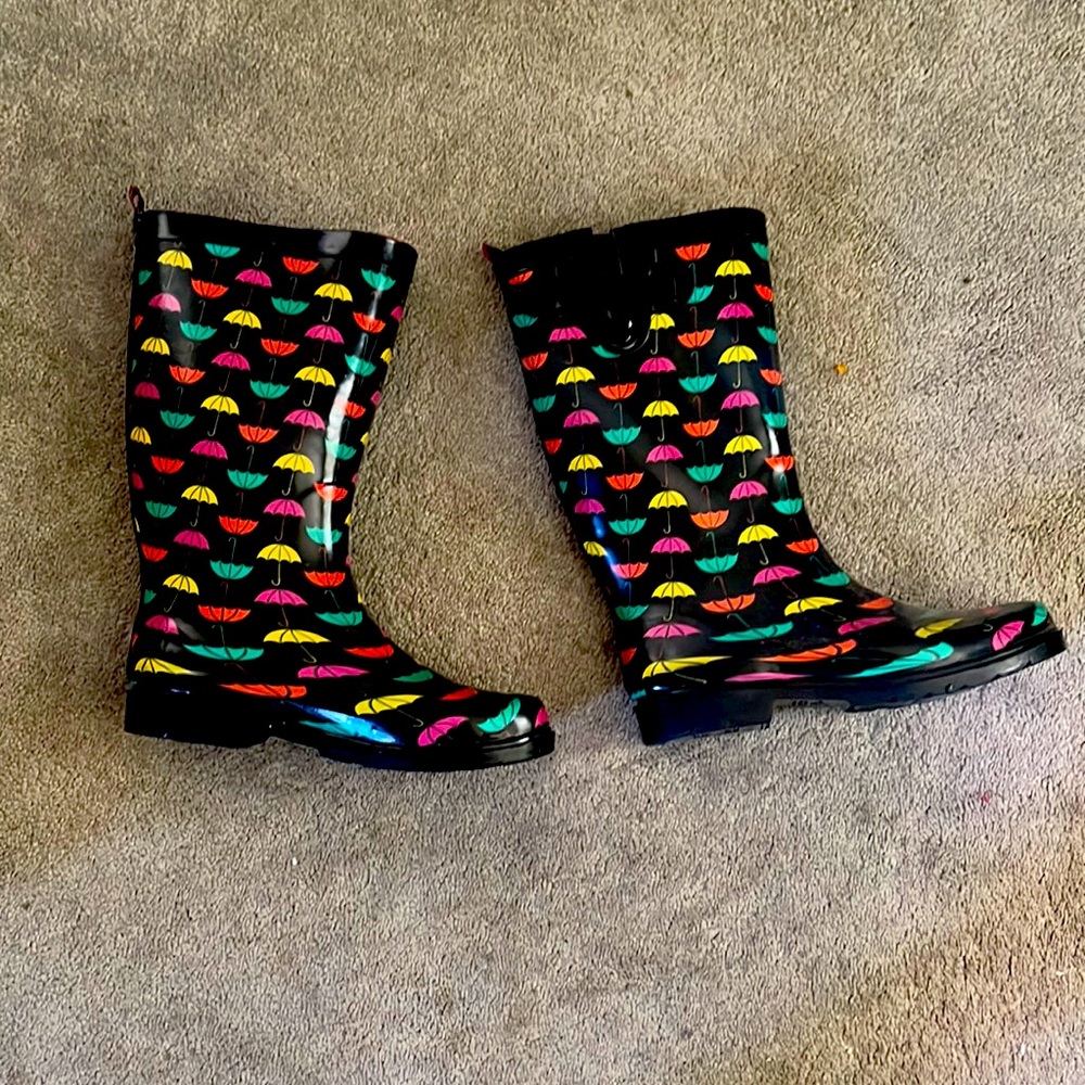 Multicolor rain boot/ interior purplish